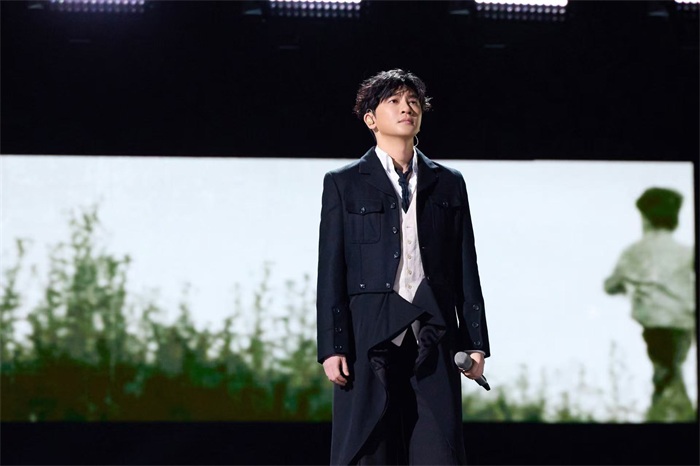 1767185662335612.jpg 苏有朋《声生不息·华流季》以声叙事 《数到十》被赞“高唱商” (1).jpg