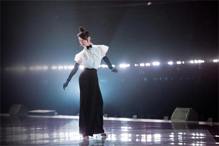 杨钰莹 (2).jpg