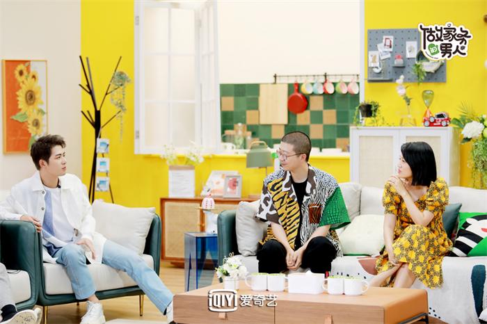 1624849891166205.jpg 演播室.jpg