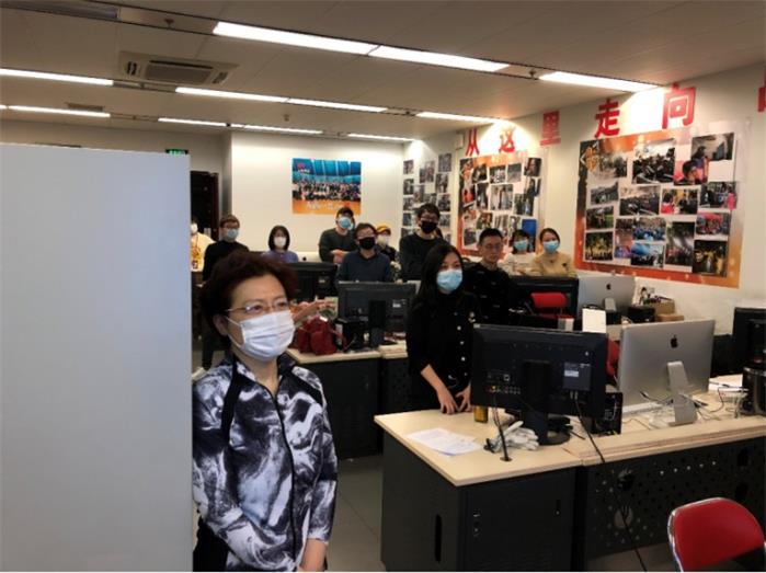 0308《向前一步》评论稿(2)1481.JPG