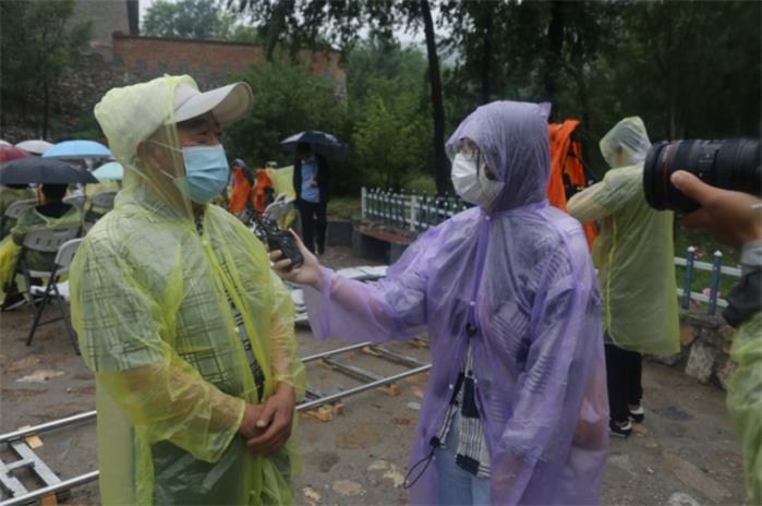 0308《向前一步》评论稿(2)2482.JPG
