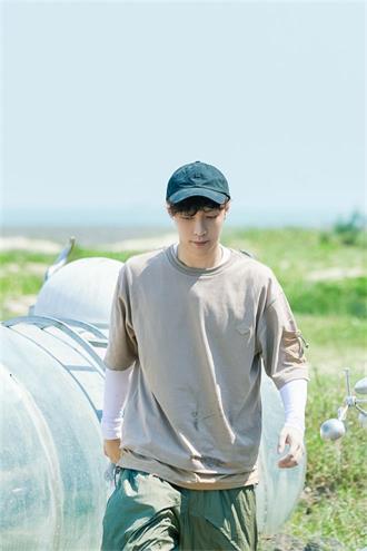 1653878546158660.jpg 张艺兴小图.jpg