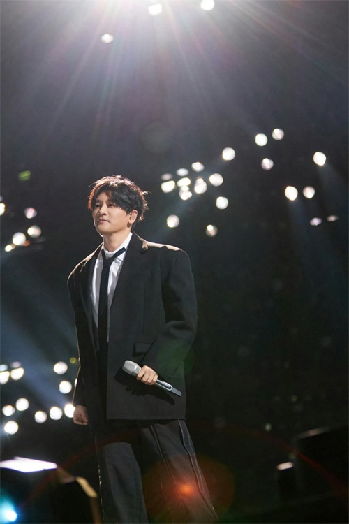 1767186526280531.jpg 苏有朋《声生不息·华流季》展“全能”实力 《Susan说》戏曲唱腔获好评 (2).jpg